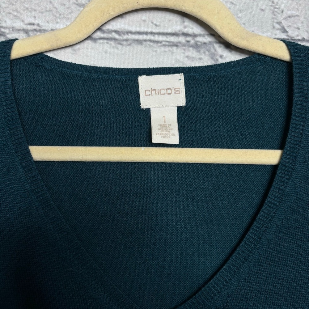 b🌼3/$30🌼Chicos Teal Long Sleeve Tunic V Neck Lace Trim Top Siize 1\Medium - Picture 14 of 15